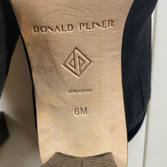 NIB Donald Pliner Women’s Black Suede Open Toe Sandal with 3” Block Heel- Size 6 - Picture 4 of 12